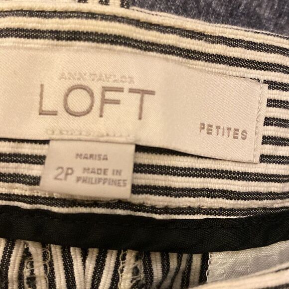 Loft Women Capris - Picture 8 of 8
